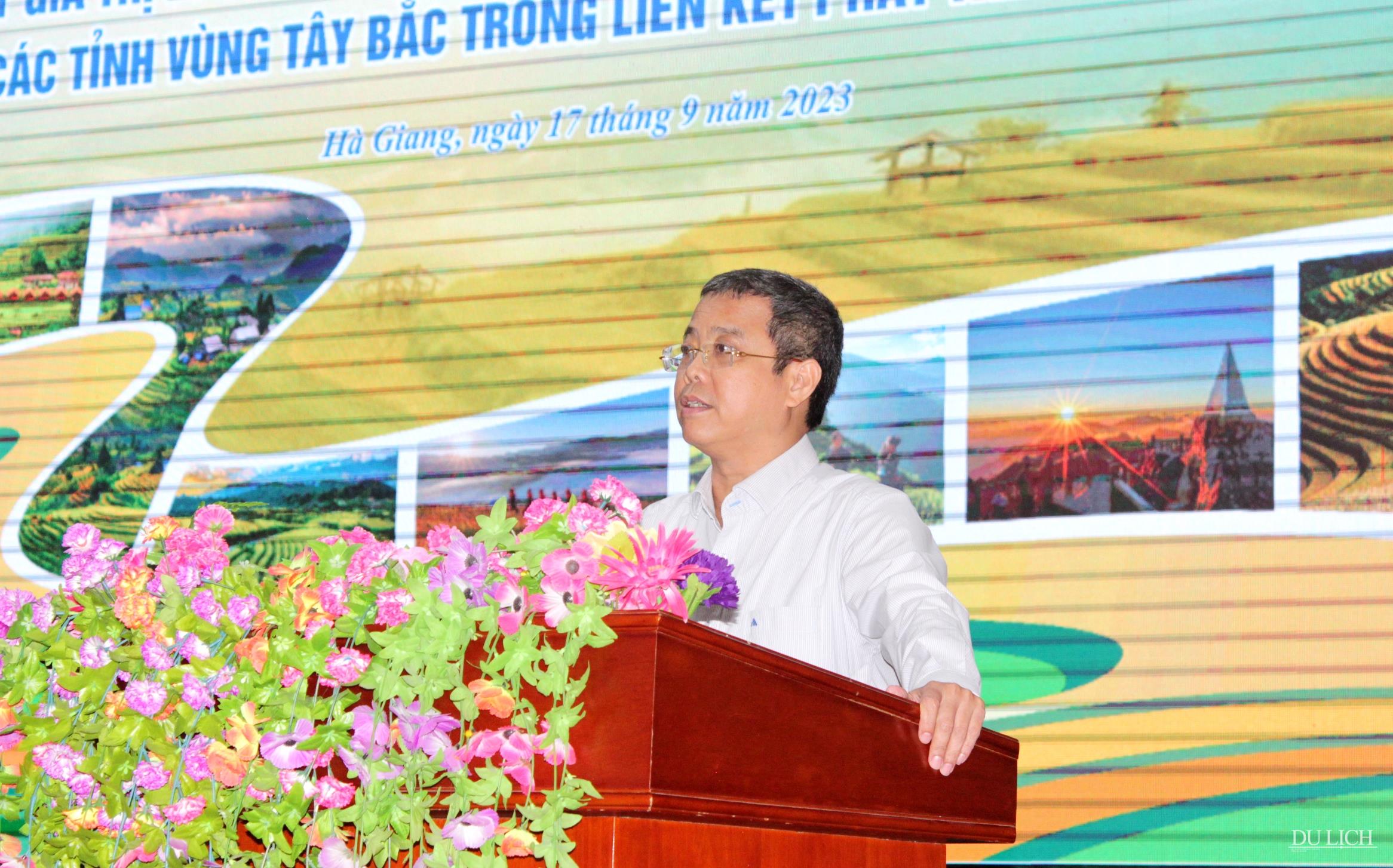 Phó Cục trưởng Cục Du lịch Quốc gia Việt Nam Nguyễn Lê Phúc phát biểu tại Hội thảo
